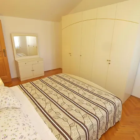 Apartment Fuer 4 Personen Ca 60 Qm In Rovinj, Istrien Istrische Riviera *